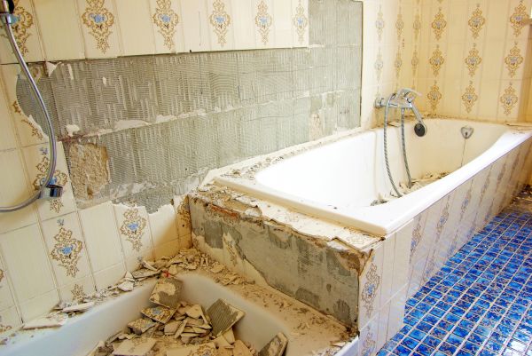 Bathtub Demolition in Oxnard